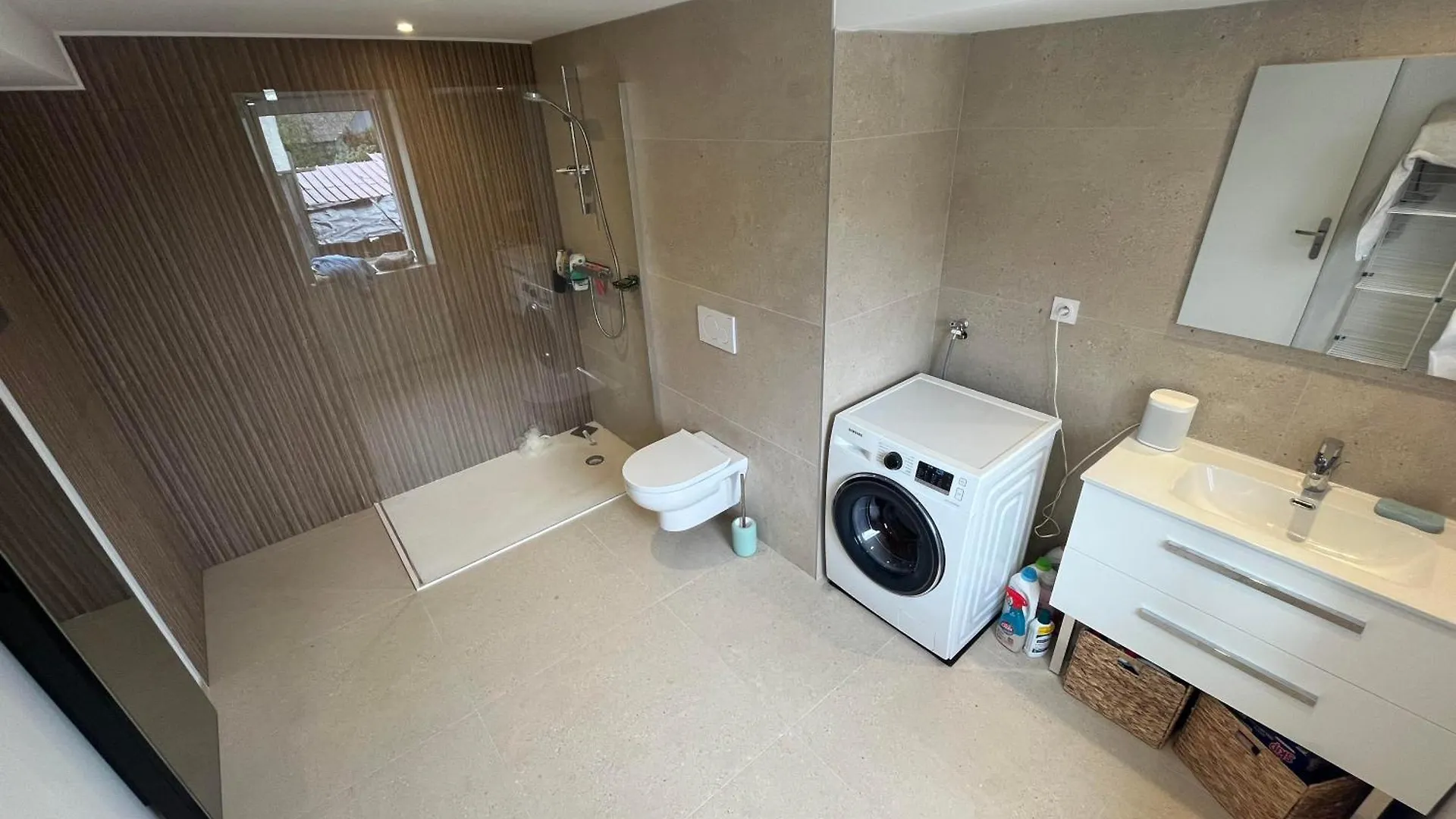 דירה Sainte-Consorce Location Appartement 1-2 Sem Max צרפת